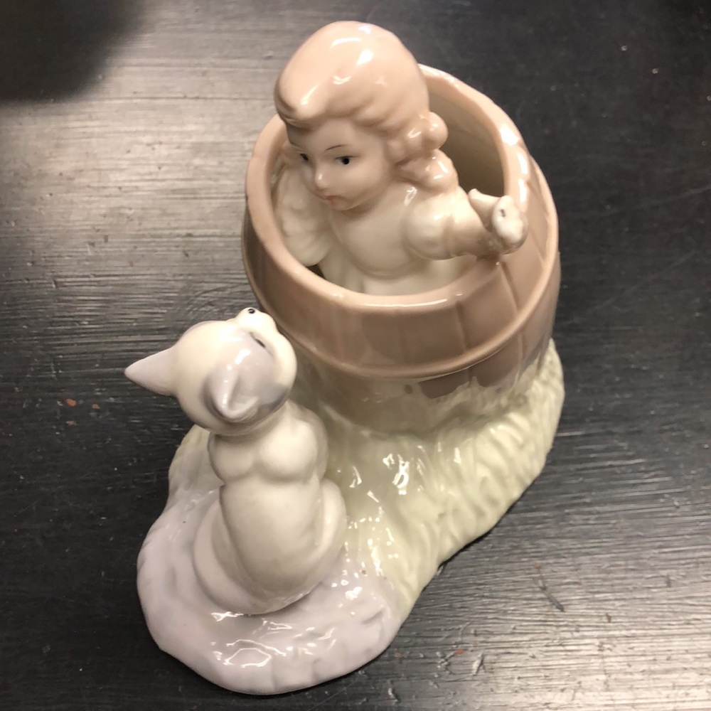 VINTAGE‎ PORCELAIN FIGURINE Girl in Barrel Playing Hide & Seek with Cat